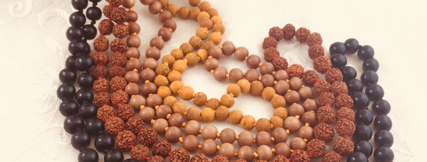 108 Rudraksha Bead Necklace Natural Seeds Yoga Spiritual Prayer Meditation  Necklace Yoga Meditation Beads Necklace - Hand Knotted Japa Mala Long Bead  Necklace : : Clothing, Shoes & Accessories