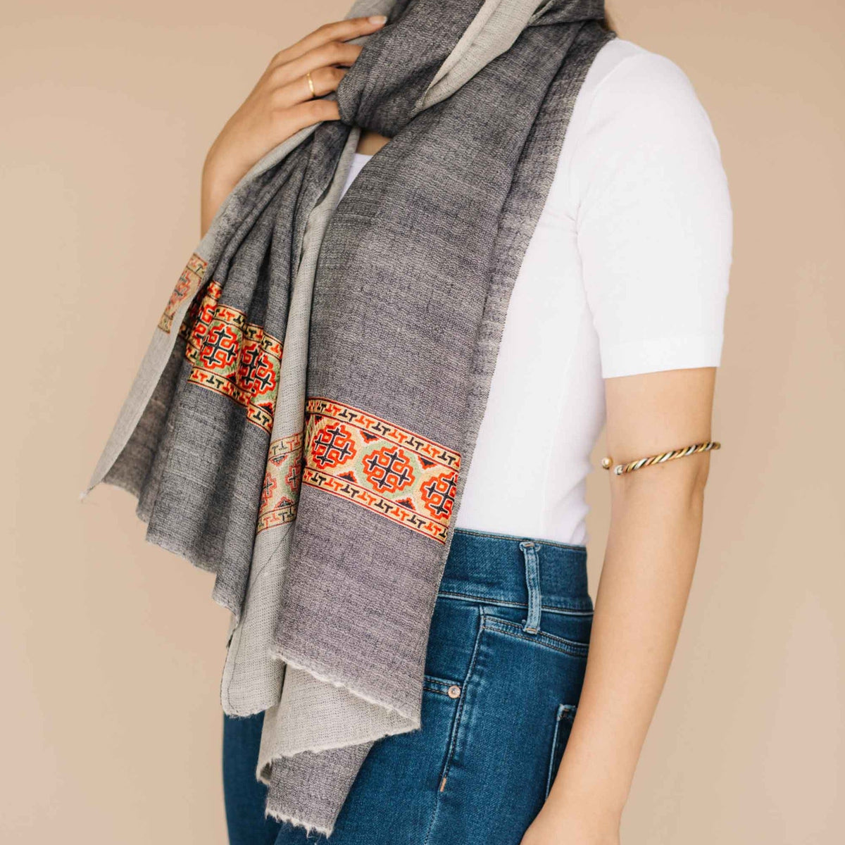Gray pure wool shawl with woven border
