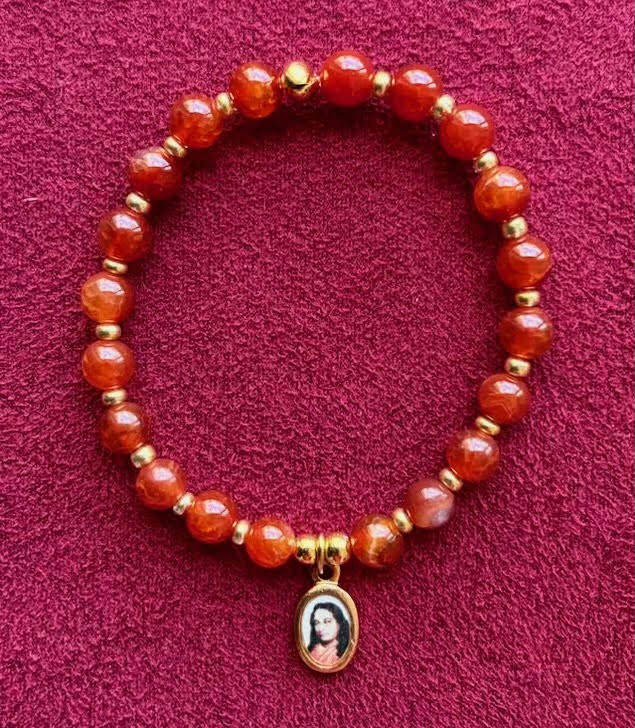 Semi-Precious Fire Agate & Glass Beaded 6.5 inch / 16.5 cm Stretch Bracelet with Sri Paramahansa Yogananda Charm