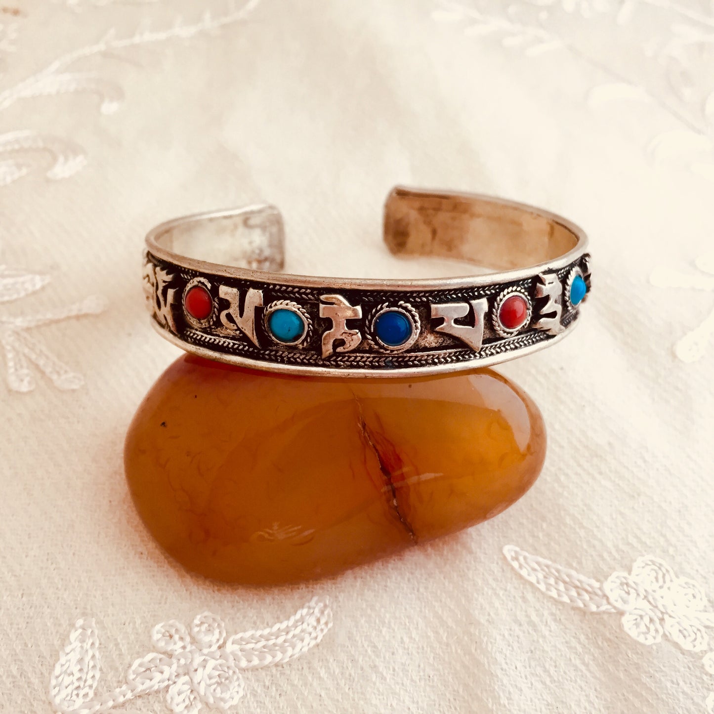 Om Mani Padme Hum Silver Tibetan Bracelet